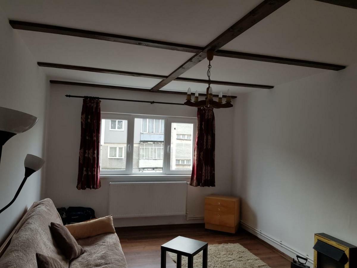Apartment Straja Lupeni  ภายนอก รูปภาพ