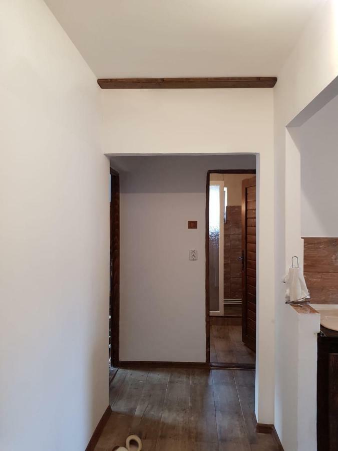 Apartment Straja Lupeni  ภายนอก รูปภาพ